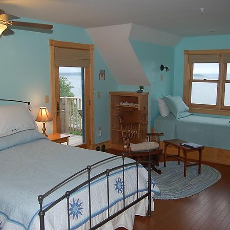 Wave Walker Bed And Breakfast Surry Exterior photo