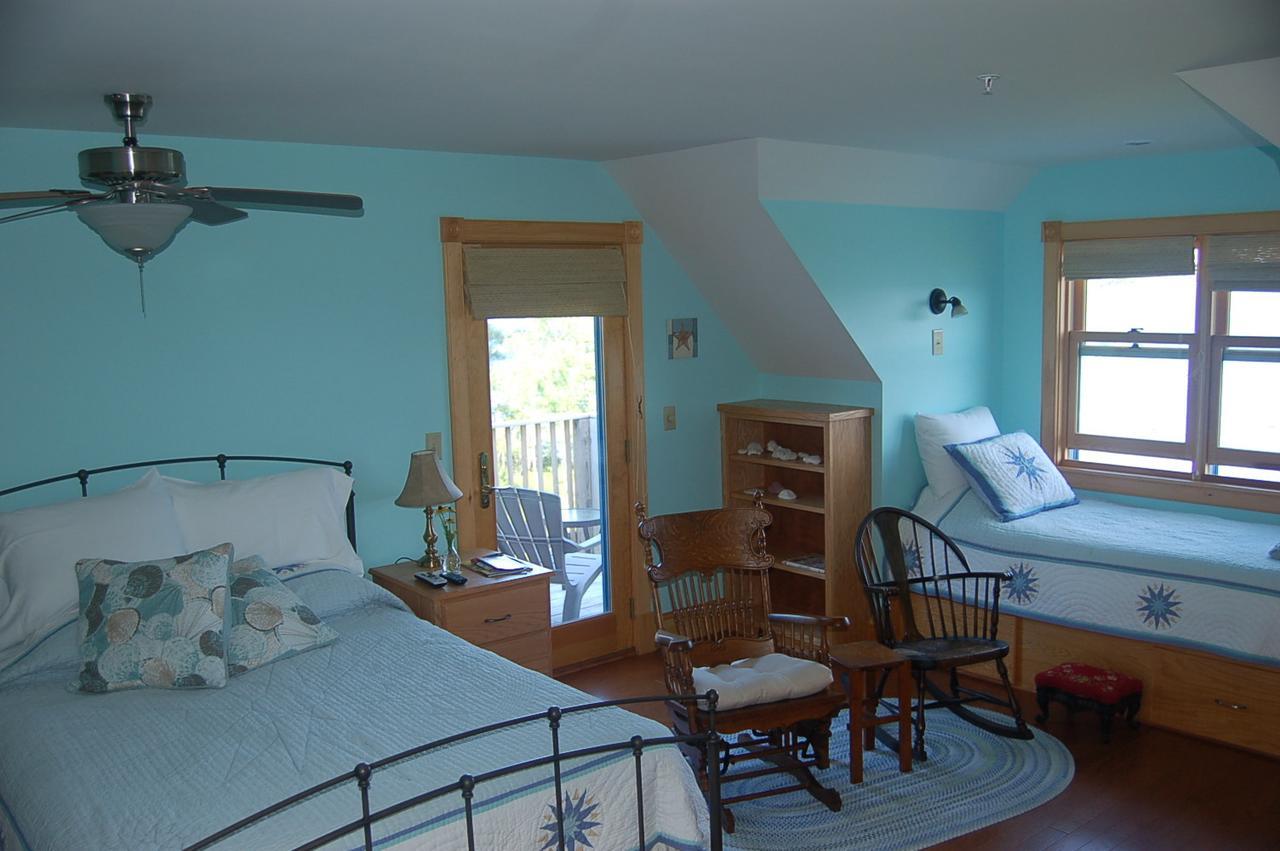 Wave Walker Bed And Breakfast Surry Exterior photo