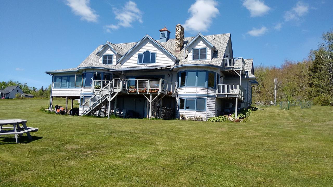 Wave Walker Bed And Breakfast Surry Exterior photo