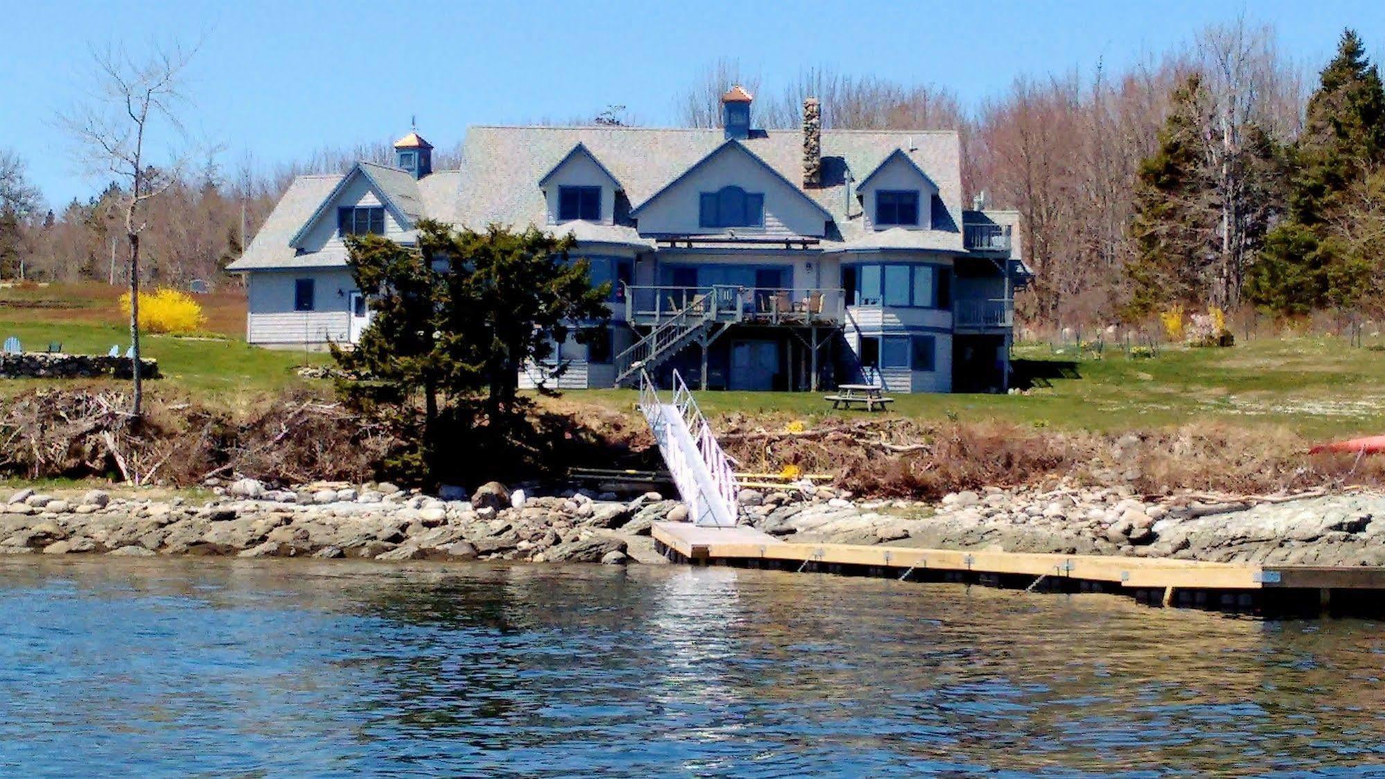 Wave Walker Bed And Breakfast Surry Exterior photo
