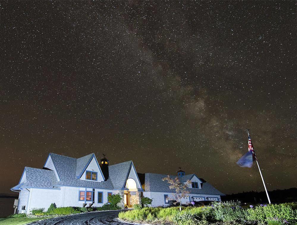 Wave Walker Bed And Breakfast Surry Exterior photo
