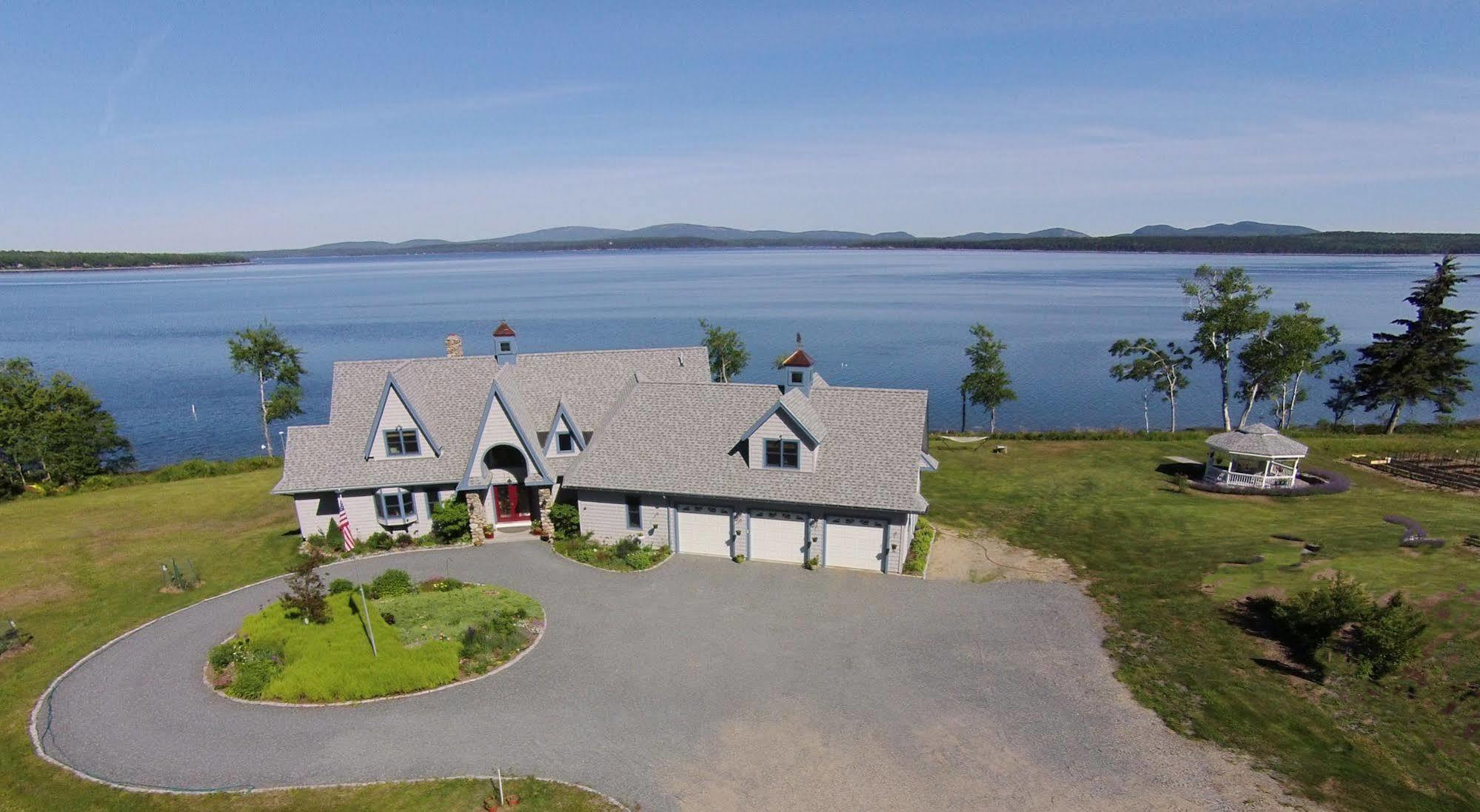 Wave Walker Bed And Breakfast Surry Exterior photo