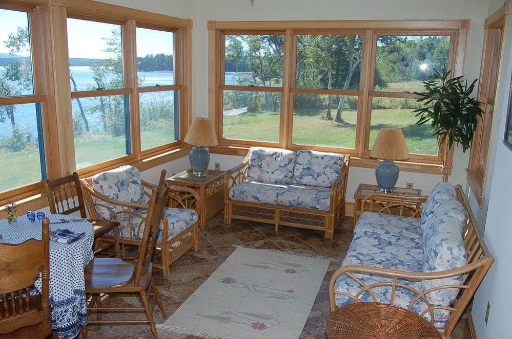 Wave Walker Bed And Breakfast Surry Exterior photo